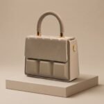 Coffret Signature : Sac Monogram & Escarpins Pointus – Image 7